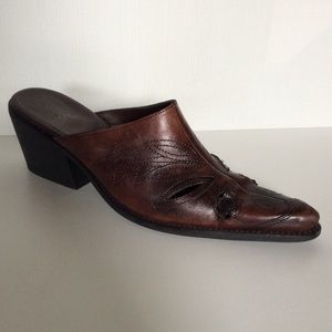 Carlos Santana slip on pointed boots